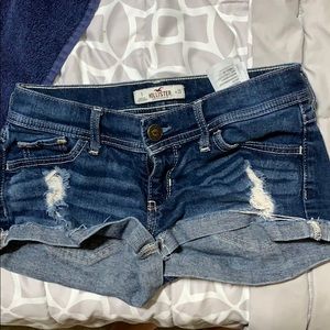 size 1 low rise hollister shorts